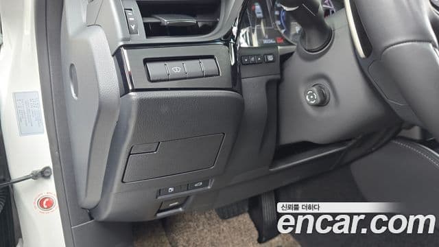 Lexus ES300h 2025 — Photo 13/33