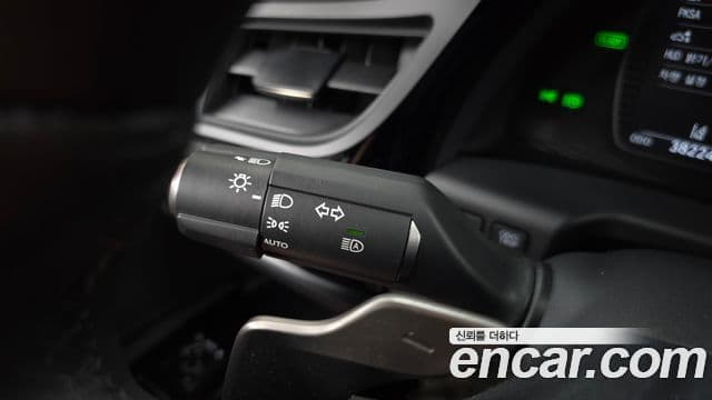 Lexus ES300h 2025 — Photo 9/33