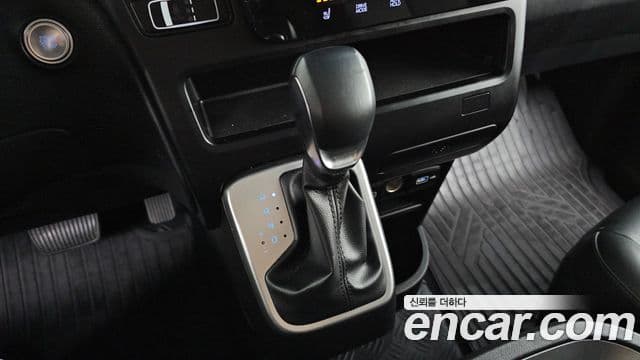 Hyundai Staria 2022 — Şəkil 9/20
