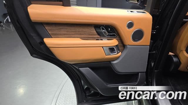 Land Rover Range Rover 2021 — Photo 7/36