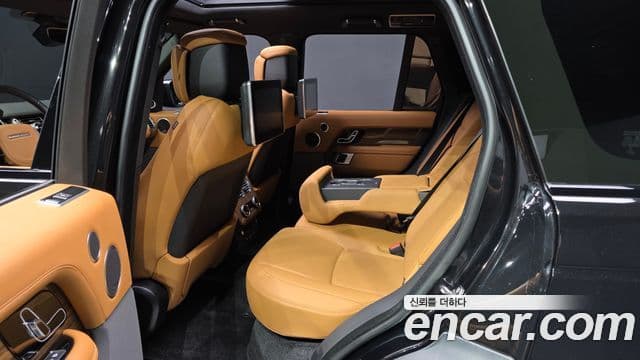 Land Rover Range Rover 2021 — Photo 30/36