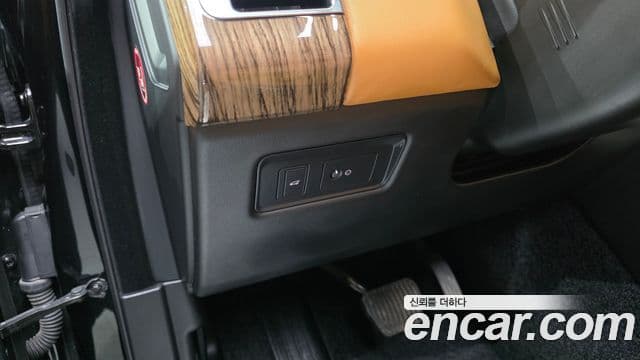 Land Rover Range Rover 2021 — Photo 15/36