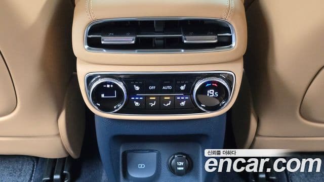 Genesis GV80 2021 — ფოტო 19/20