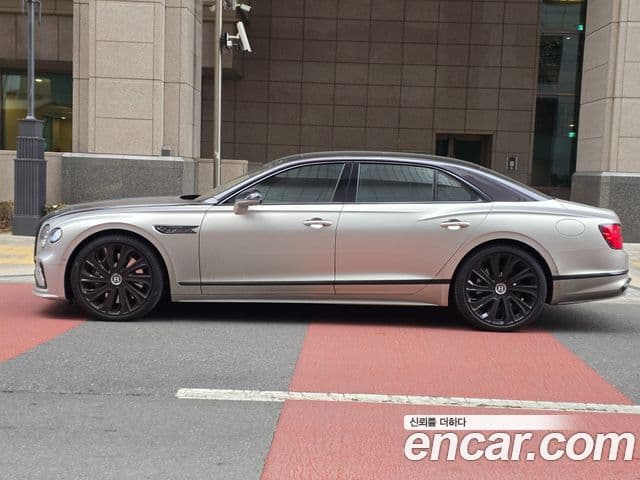 Bentley Flying Spur 2025 — Photo 13/20