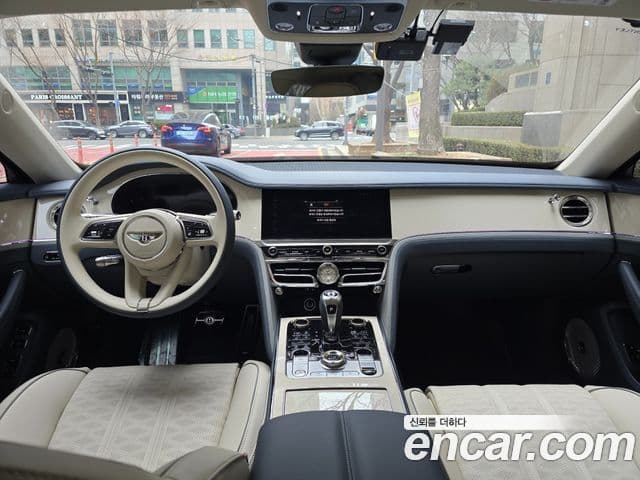 Bentley Flying Spur 2025 — Photo 6/20