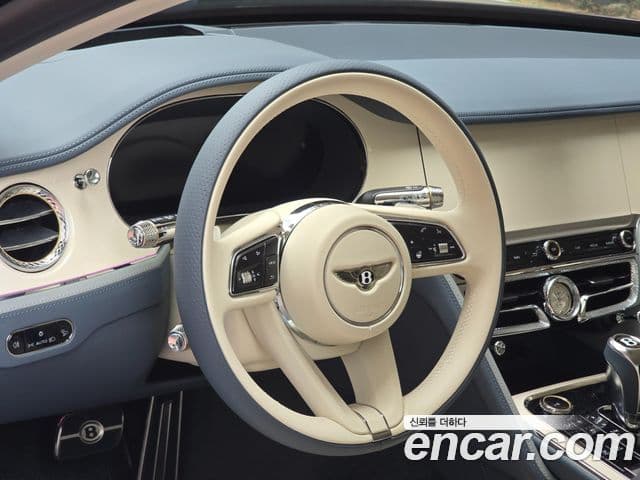 Bentley Flying Spur 2025 — Photo 4/20
