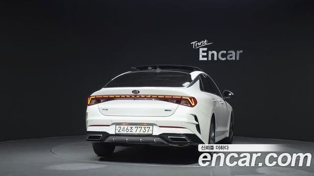 Kia K5 2020 — ფოტო 4/20