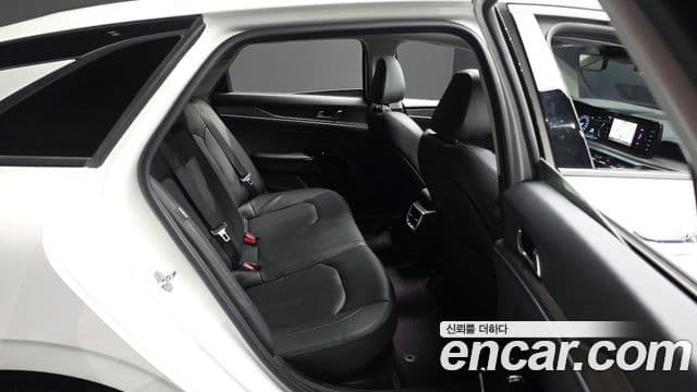 Kia K5 2020 — ფოტო 12/20