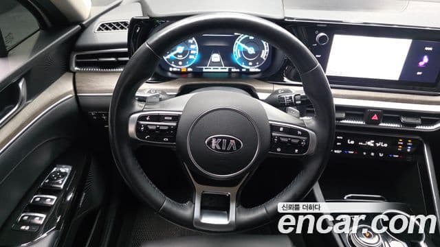 Kia K5 2020 — ფოტო 13/20