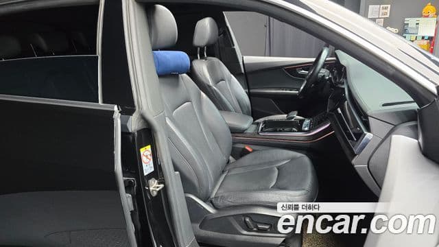 Audi Q8 2021 — Photo 12/20