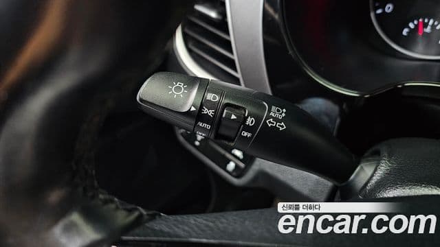 Kia Seltos 2019 — Şəkil 18/20