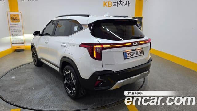 Kia Seltos 2022 — ფოტო 20/20