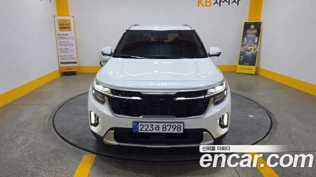 Kia Seltos 2022 — ფოტო 15/20
