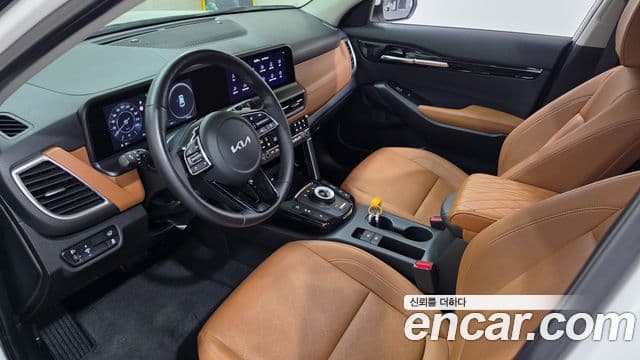 Kia Seltos 2022 — ფოტო 19/20