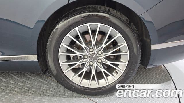 Genesis G80 2022 — Photo 15/34