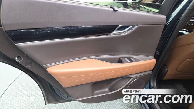 Genesis G80 2022 — Photo 18/34