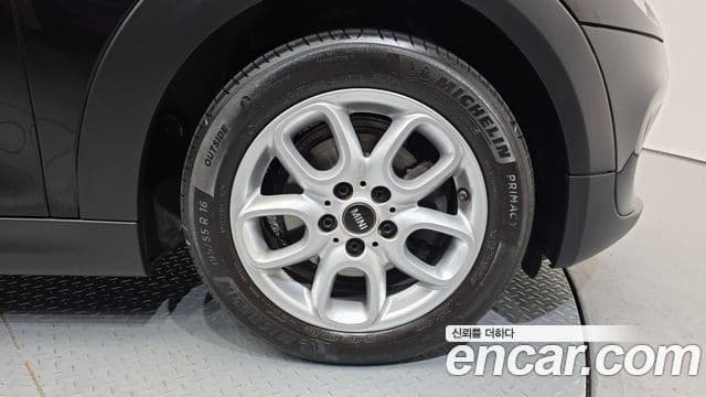 Mini Cooper 2020 — ფოტო 5/20