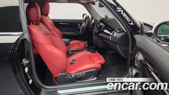 Mini Cooper 2020 — ფოტო 11/20