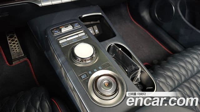 Genesis GV70 2021 — Şəkil 9/20