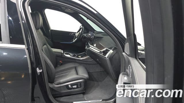 BMW X7 2025 — Фото 10/20