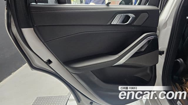 BMW X6 2023 — Photo 19/34