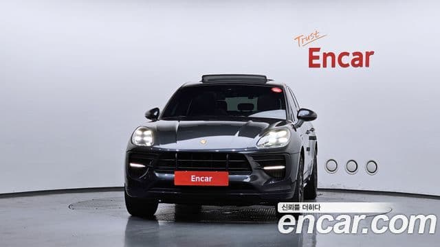 Porsche Macan 2021 — ფოტო 3/20