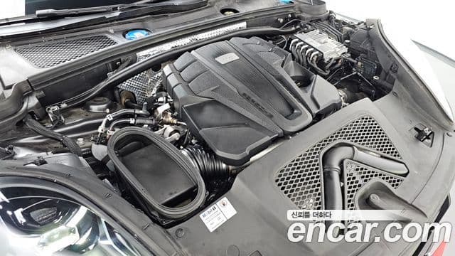 Porsche Macan 2021 — ფოტო 6/20