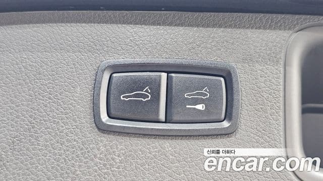 Porsche Macan 2021 — ფოტო 20/20