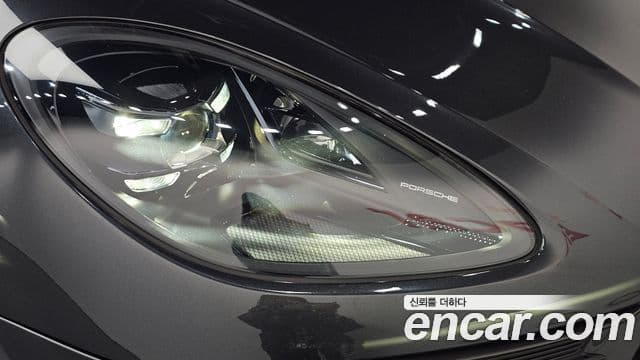 Porsche Macan 2021 — Photo 3/38