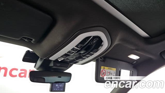 Porsche Macan 2021 — Photo 19/38
