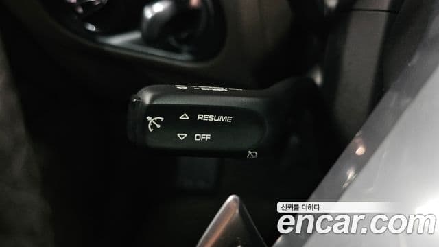 Porsche Macan 2021 — Photo 26/38
