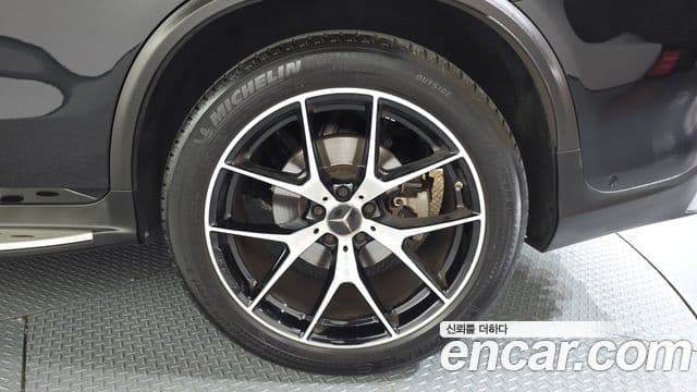 Mercedes-Benz GLC-Class 2022 — Photo 18/32
