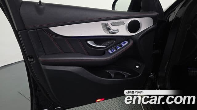 Mercedes-Benz GLC-Class 2022 — Photo 26/32