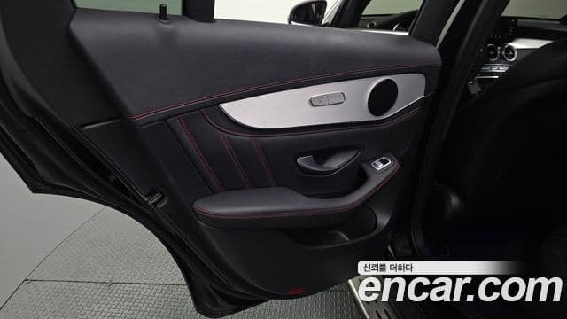 Mercedes-Benz GLC-Class 2022 — Photo 9/32