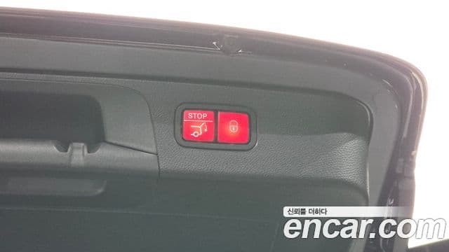 Mercedes-Benz GLC-Class 2022 — Photo 1/32