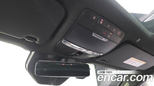 Mercedes-Benz GLC-Class 2022 — Photo 12/32