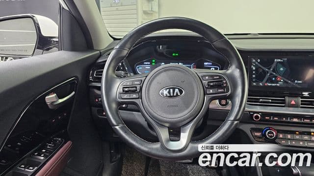 Kia Niro 2020 — Şəkil 13/20