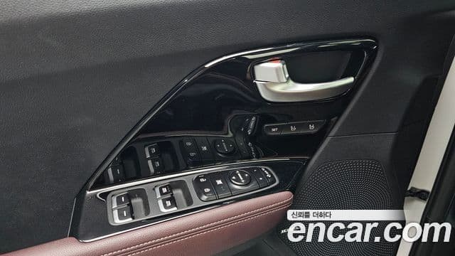 Kia Niro 2020 — Şəkil 16/20