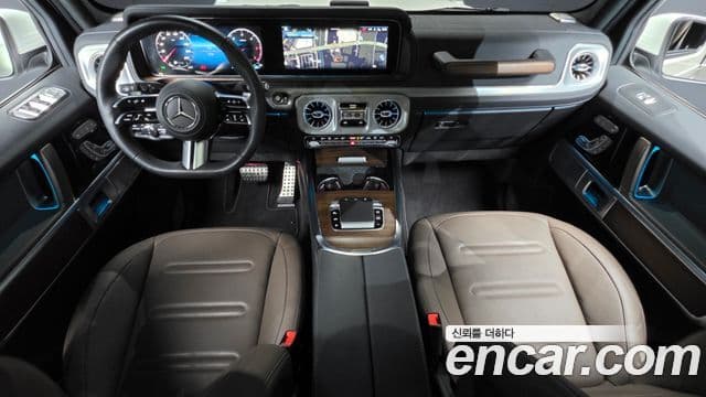 Mercedes-Benz G-Class 2025 — Photo 23/36