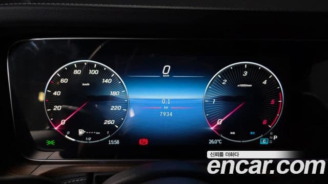 Mercedes-Benz G-Class 2025 — Photo 1/36