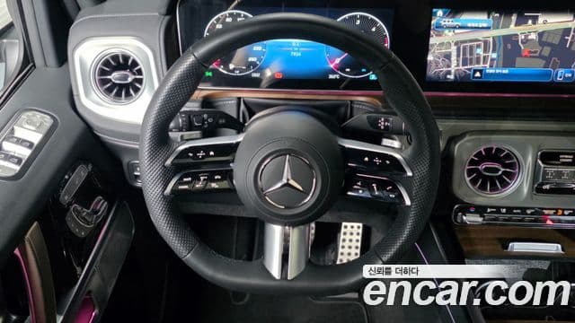 Mercedes-Benz G-Class 2025 — Photo 30/36