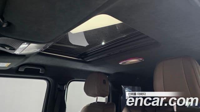 Mercedes-Benz G-Class 2025 — Photo 22/36