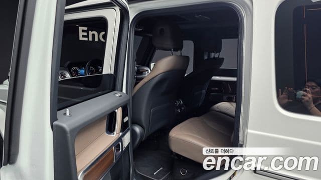 Mercedes-Benz G-Class 2025 — Photo 15/36