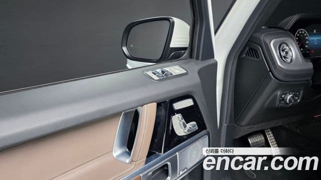 Mercedes-Benz G-Class 2025 — Photo 3/36
