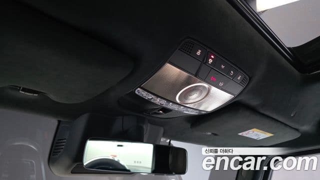 Mercedes-Benz G-Class 2025 — Photo 27/36