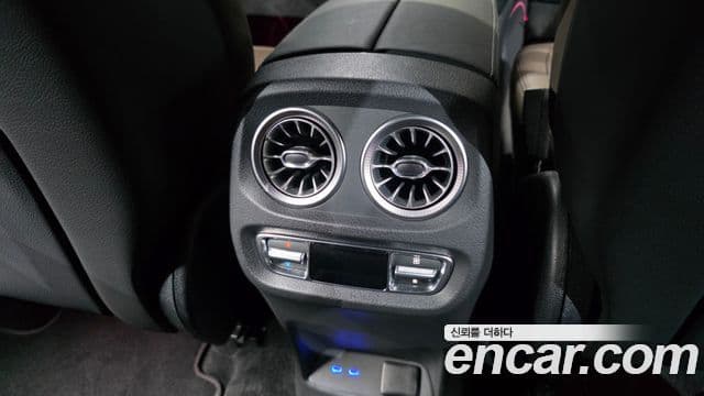 Mercedes-Benz G-Class 2025 — Photo 13/36
