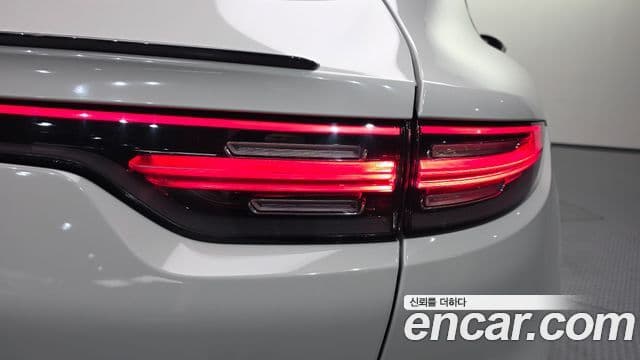 Porsche Cayenne 2022 — Photo 29/33