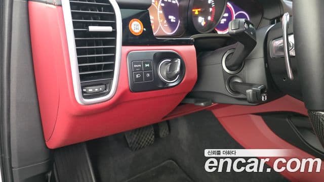Porsche Cayenne 2022 — Photo 12/33