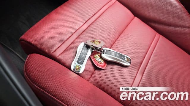 Porsche Cayenne 2022 — Photo 30/33