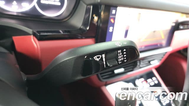 Porsche Cayenne 2022 — Photo 10/33